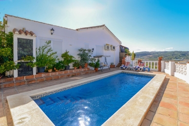 Casa Rural ideal para parejas, con piscina privada cerca de la Costa del Sol