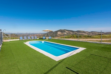 Maison de vacances avec piscine clôturée pour 12 personnes à Olvera