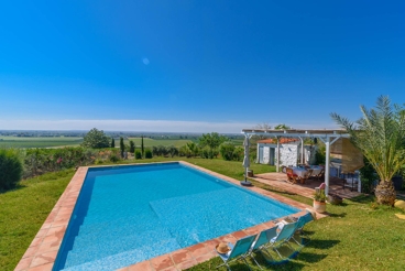 Holiday home with air-con and fabulous panoramic vistas