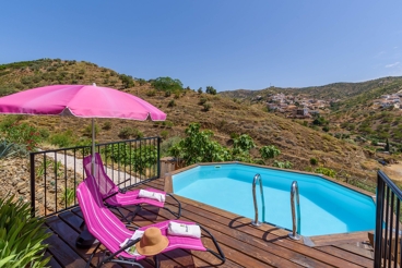Holiday home ideal for a couple, with a lovely private pool overlooking a white village