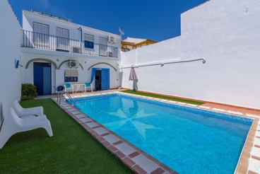 Casa con piscina privada en el pueblo de Tocina, ideal para 12 personas