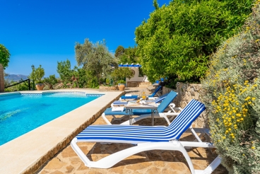 Casa Rural con piscina y chimenea en Rute