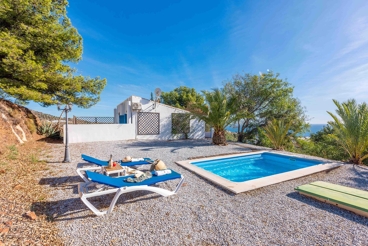 Schönes Ferienhaus mit Meerblick in ruhiger Lage