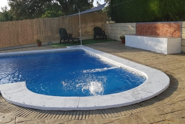 Holiday Home with barbecue and swimming pool in Gerena