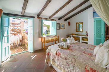 Gemütliches Ferienhaus in Gaucin mit Blick auf die Stadt und privatem Pool