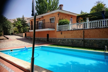 Casa Rural con chimenea y piscina en Alfacar