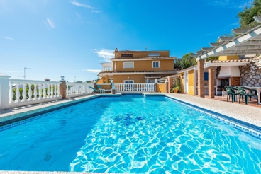 Fabulosa casa de vacaciones con vistas impresionantes a 14 km de Málaga