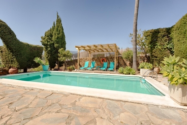 Ruim vakantiehuis bij Marbella geschikt voor 12 personen