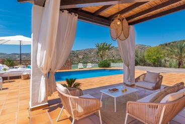Lovely holiday home with ping-pong table - 3 km from Frigiliana