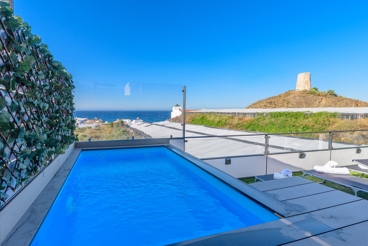 Apartamento con piscina privada a 800 metros de la playa en Torrox