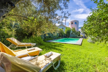 Schilderachtig vakantiehuis met weelderige tuin in de provincie Granada