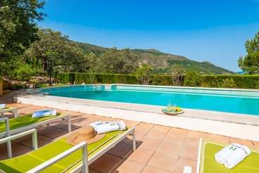 Vakantiehuis met zwembad en tuin in Los Villares