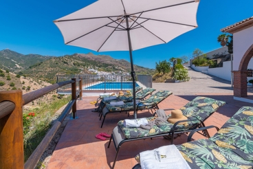 Casa Rural con piscina y barbacoa en Canillas de Albaida