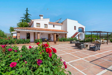 Casa rural con amplia zona exterior a 30 km de Antequera