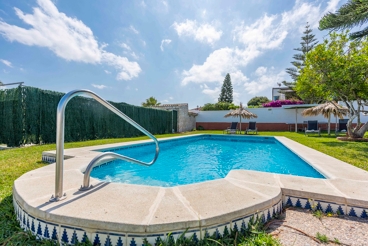 Casa rural con espacioso jardín privado cerca de Chiclana de la Frontera