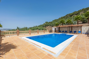 Maison de vacances avec magnifique vue sur la vallée et piscine privée