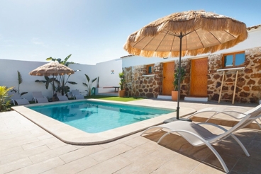 Holiday Home with Wifi and heated swimming pool in Huércal-Overa