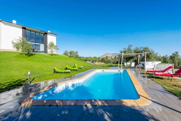 Light-filled holiday home with modern decor in the province of Granada