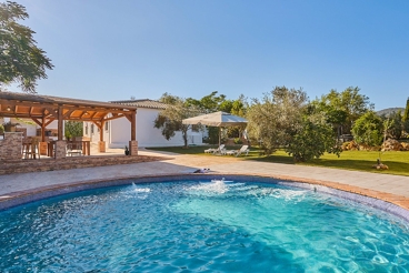 Casa rural con coqueta piscina privada cerca de El Bosque