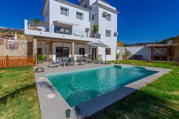 Grande maison de vacances moderne avec piscine privée