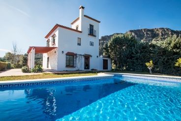 Casa Rural con piscina y jardín en Álora para 7 personas