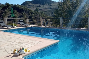 Villa avec piscine et cheminée à El Gastor