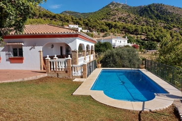Holiday Home with barbecue and swimming pool in Mijas