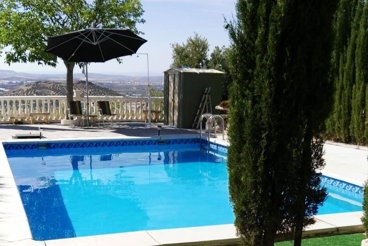 Ferienhaus mit Swimming Pool und Wlan in Jaén