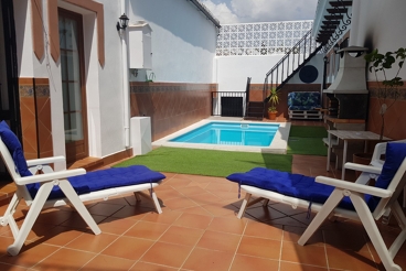Vakantiehuis met openhaard en zwembad in Arriate