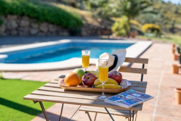 Ferienhaus mit Swimming Pool und Garten in Álora