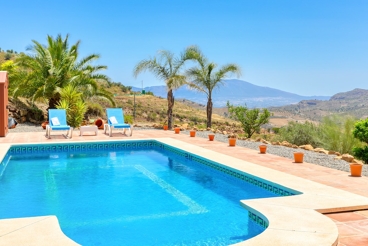 Ferienhaus mit Swimming Pool und Garten in Álora