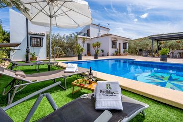 Ferienhaus mit Wlan und Swimming Pool in Salar