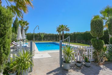 Casa Rural con piscina y barbacoa en La Lantejuela