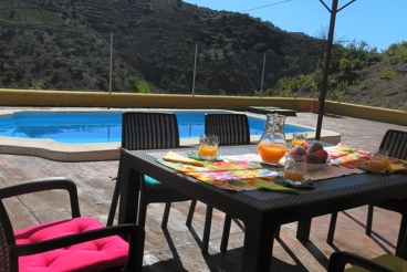 Ferienhaus mit Swimming Pool und Grill in Canillas de Aceituno
