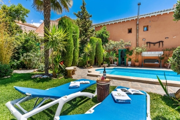 Huis met zwembad en mooie tuin in Nigüelas.