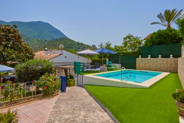 Vakantiehuis met zwembad en openhaard in El Bosque