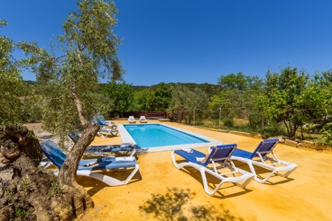Vakantiehuis met zwembad en tuin in Cañete la Real