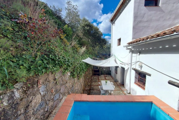 Casa rural con piscina en la sierra de Huelva