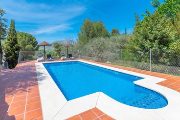 Casa rural con piscina y barbacoa en Casabermeja