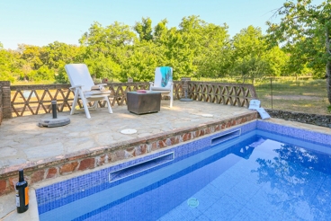 Holiday Home with swimming pool and fireplace in Los Marines
