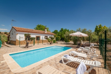 Casa rural con piscina y barbacoa en comarca de Cazorla