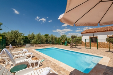 Holiday Home with swimming pool and barbecue in Pozo Alcón