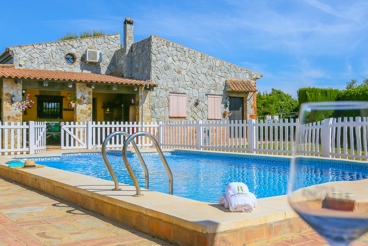 Casa vacacional con piscina en la puebla de los Infantes