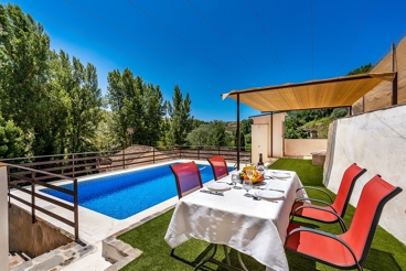 Holiday Home with barbecue and garden in Huétor Santillán