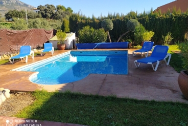 Holiday home with pool and barbecue in Algodonales.