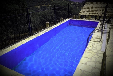 Villa avec piscine et barbecue à Montillana