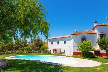 Casa Rural con chimenea y piscina en Morón de la Frontera