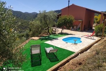 Holiday home with pool and barbecue in Coripe.