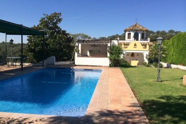 Villa avec barbecue et piscine à Córdoba