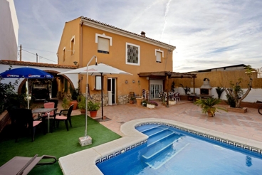 Casa Rural con barbacoa y piscina en Chimeneas